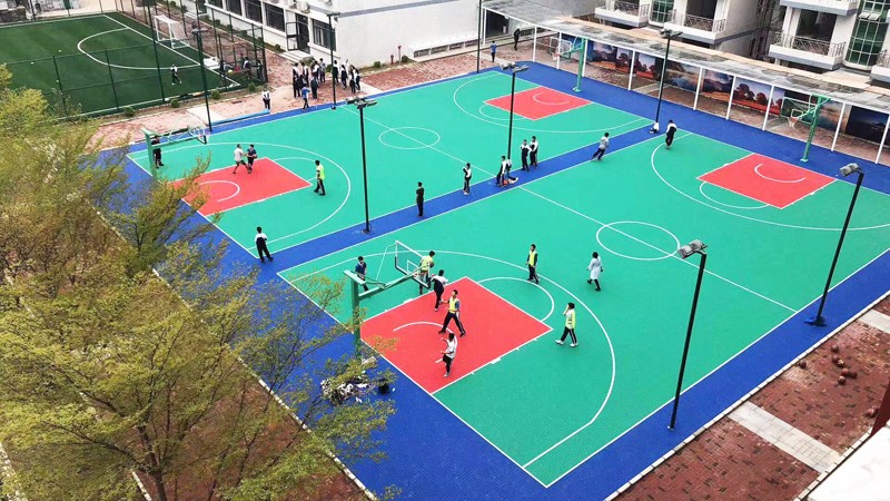 EPDM顆?；@球場